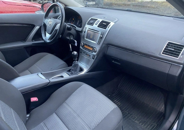 Toyota Avensis cena 29900 przebieg: 124400, rok produkcji 2013 z Chorzów małe 121